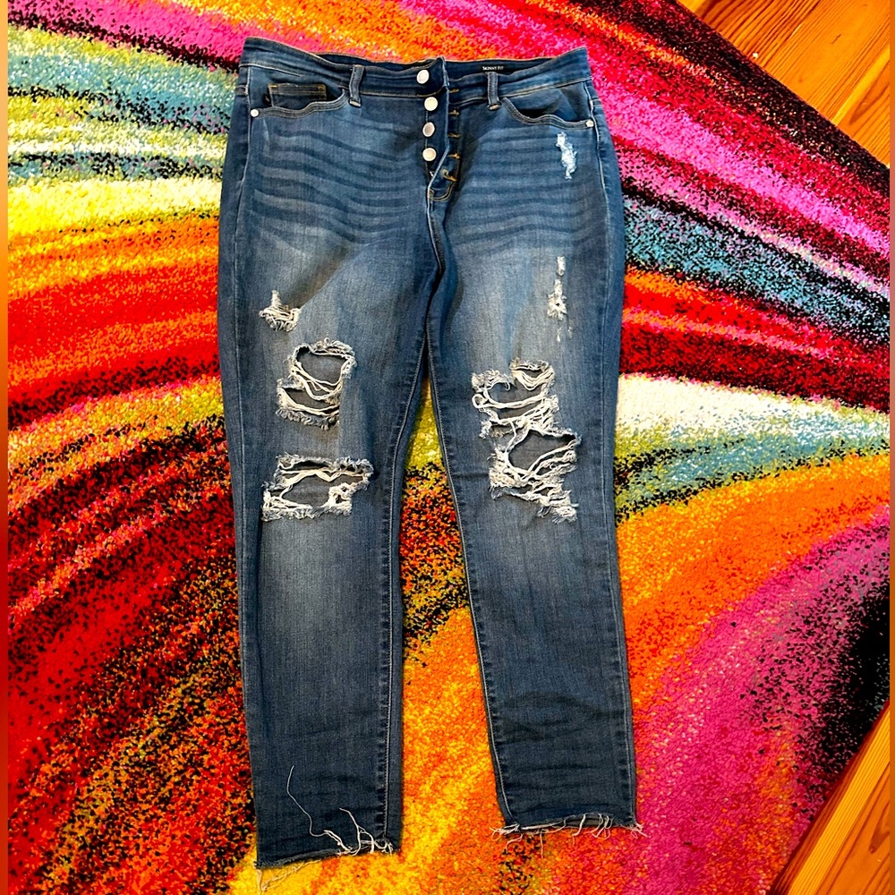 Judy Blue women’s distressed button fly skinny jeans size 15 EUC